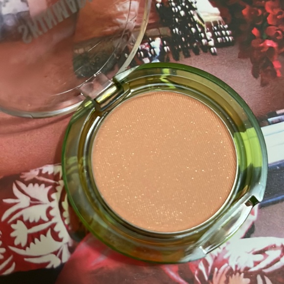 🧖🏻‍♀️💎🤍• SKINMARKET x Retired x Shanna’s Shadow🤍 - Picture 2 of 4